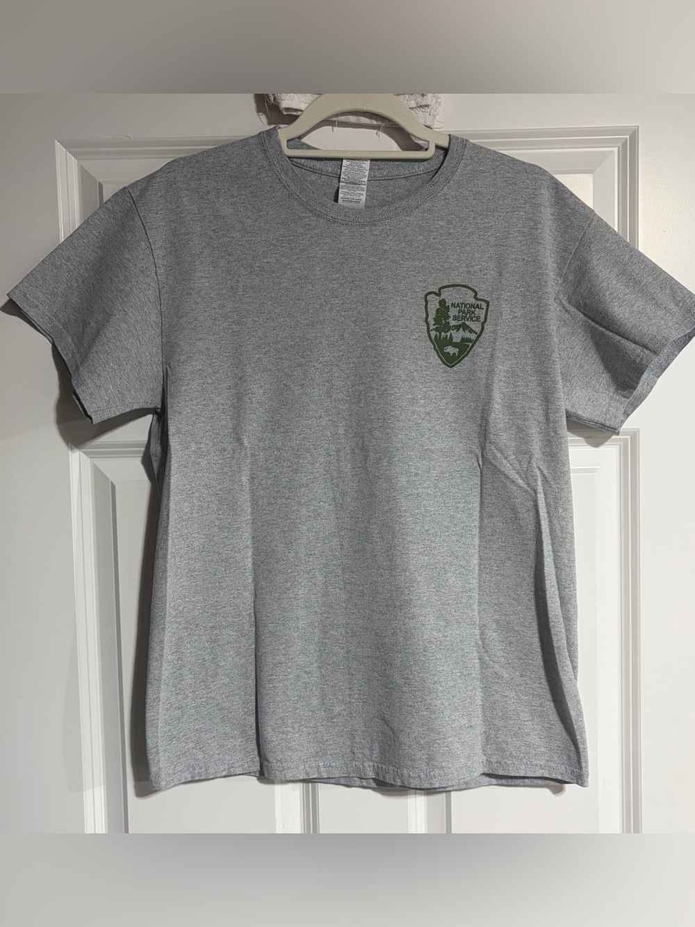 National Park Service Unisex M Gray Crew Neck Short Sleeve Logo Tee